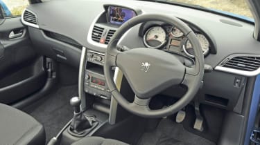 Peugeot 207 1.6 Oxygo+ interior