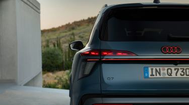 Audi Q7 - rear light