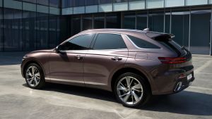 Genesis%20GV70%20SUV-2.jpg