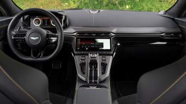 Aston Martin Vantage - dash