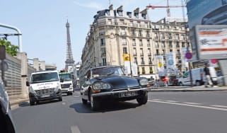 Citroen DS Eiffel Tower