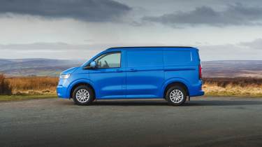 Volkswagen Transporter - side static (doors closed)