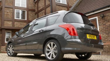 Peugeot 308 SW rear tracking