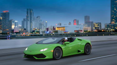 Lamborghini Huracan Spyder - night tracking