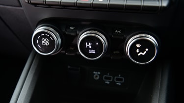 Renault Clio - dials