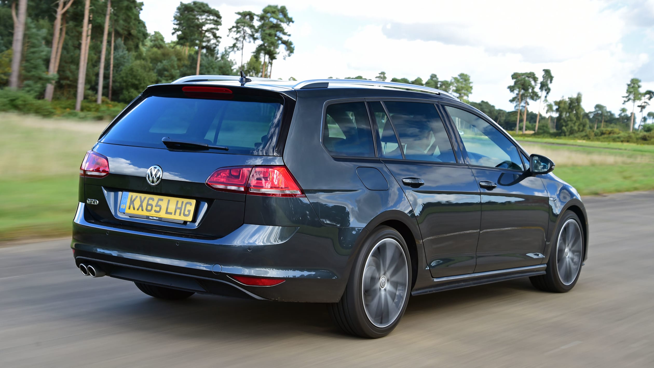 VW Golf GTD Estate 2015 review | Auto Express