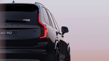 Volvo XC90 Black Edition - rear light