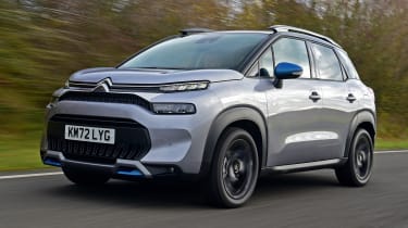 Citroen C3 Aircross Rip Curl - front tracking
