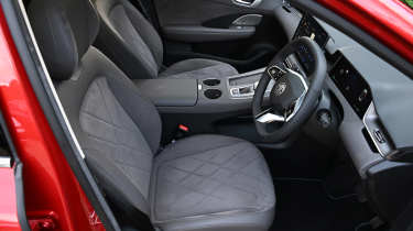 MGS6 EV Trophy Long Range - front seats