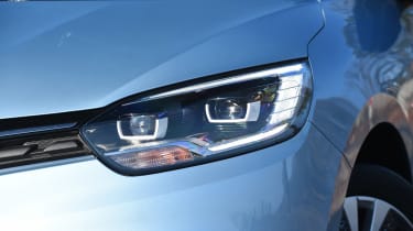 Renault Grand Scenic - front light detail