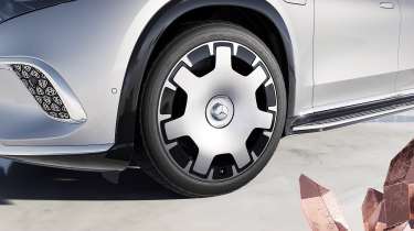 Mercedes-Maybach EQS SUV front wheel