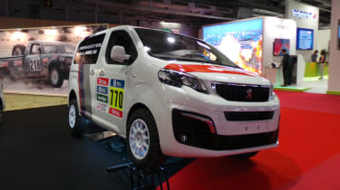 Peugeot Traveller Dakar edition