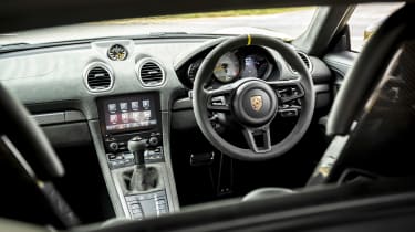 Porsche 718 Cayman GT4 RS - inside