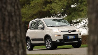 Fiat Panda 4x4 front three-quarters
