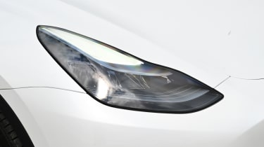 Tesla Model Y - headlights
