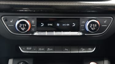 Audi SQ5 - central controls