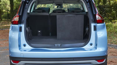 Renault Grand Scenic 2016 - boot 2