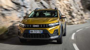 New Dacia Sandero Stepway - front cornering