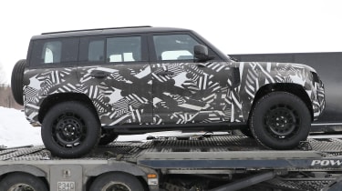Land Rover Defender SVX - side