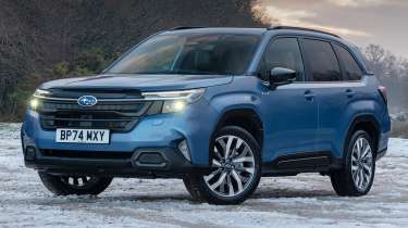 2025 Subaru Forester - front 3/4 lights on