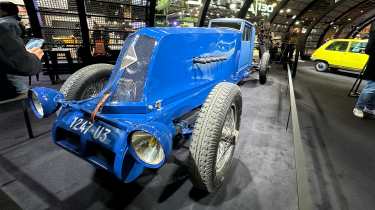 Renault 40CV ‘des Records’ - Rétromobile front 3/4