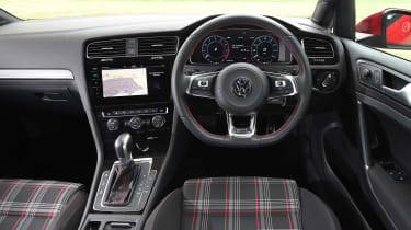 Volkswagen Golf GTI - dash