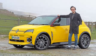 Renault 5 E-Tech Iconic Five - damp header