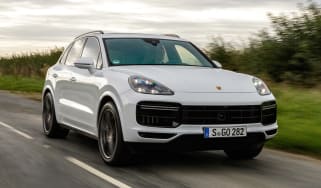 Porsche Cayenne Turbo - front tracking