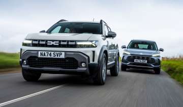 Dacia Duster and MG ZS - front tracking