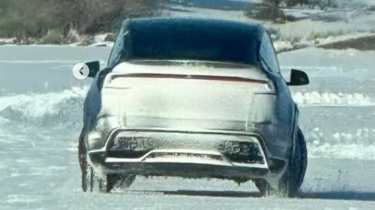 Tesla Model Y spy shot - rear end (Cochespias)