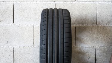 Auto Express Tyre Test 2025 - Bridgestone Potenza Sport