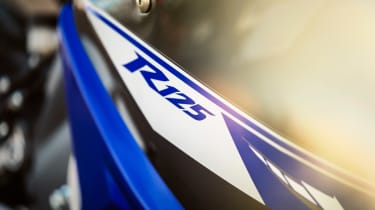 Yamaha YZF-R125 badge