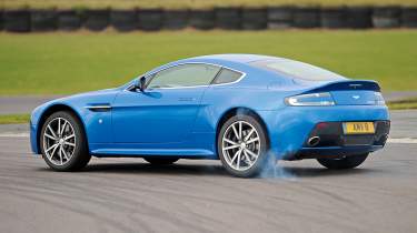 Aston Martin V8 Vantage S rear conering