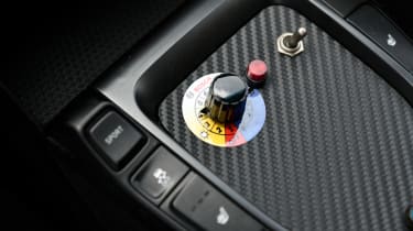 Hyundai RM19 - ABS switch