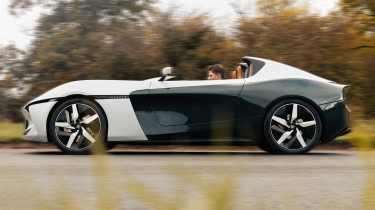 Featherweight Longbow Speedster - dynamic side profile