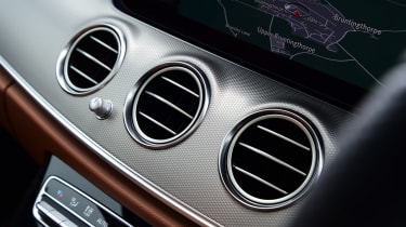 Mercedes E 200d AMG Line - vents