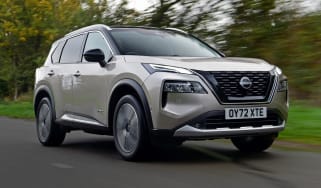 Nissan X-Trail E-4orce - front tracking