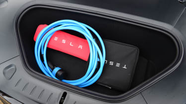 Tesla Model S Plaid - cable