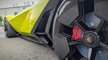 Lamborghini Manifesto AEX alloy wheel