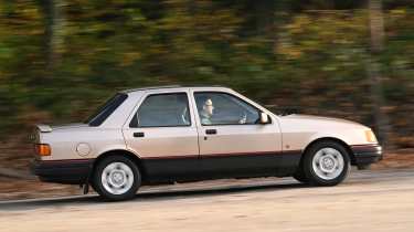 Ford Sierra - side