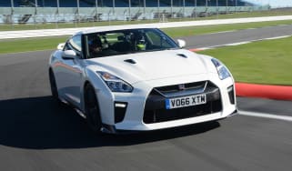 Nissan GT-R - track front