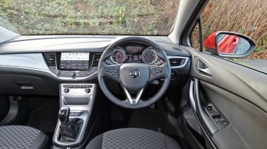 Vauxhall Astra - dash