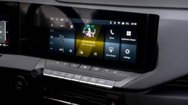 Vauxhall Astra facelift - screen