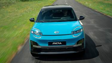 Nissan Micra - dynamic front overhead
