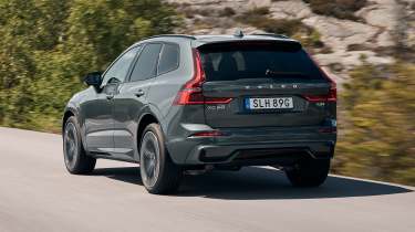 Volvo XC60 facelift - rear cornering