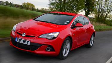 Vauxhall Astra GTC BiTurbo front action