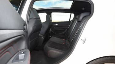 Peugeot 308 GTi - rear seats