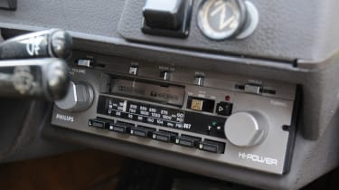 Range Rover MkI radio