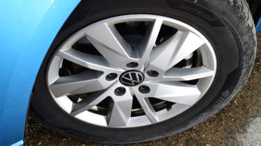 Volkswagen Caddy - front offside wheel