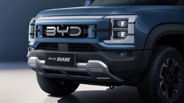 BYD Shark - front detail